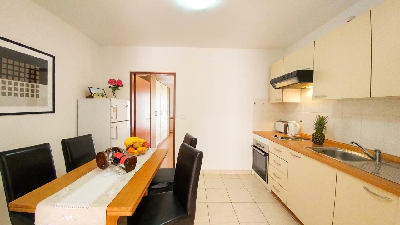 Sunny Apartment Valbandon Fažana Exterior foto
